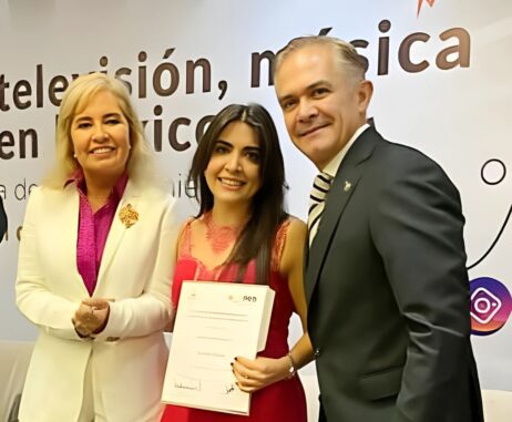 Raquel Cheja Honrada en el Senado por PRD